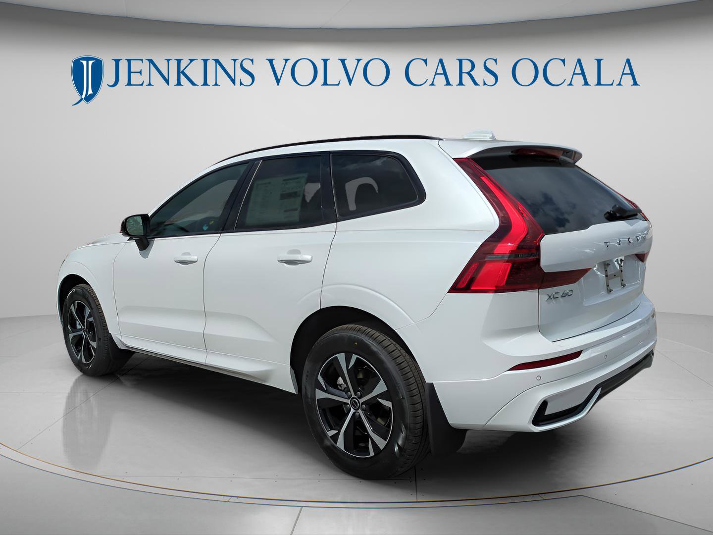New 2026 Volvo XC60 B5 Core w/ Climate Package image 8