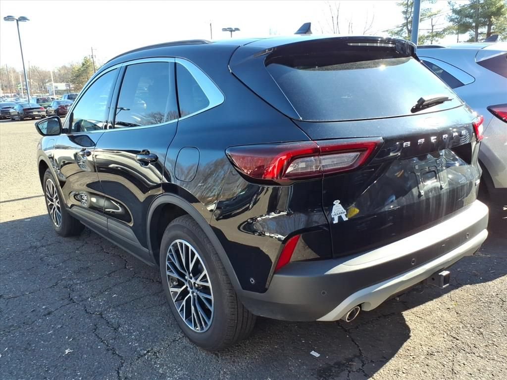 New 2024 Ford Escape SE w/ PHEV Premium Package FWD image 4