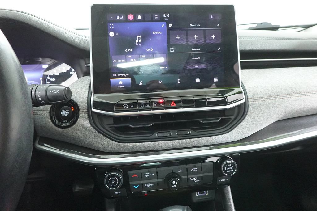 Used 2022 Jeep Compass Latitude w/ Sun and Sound Group image 18