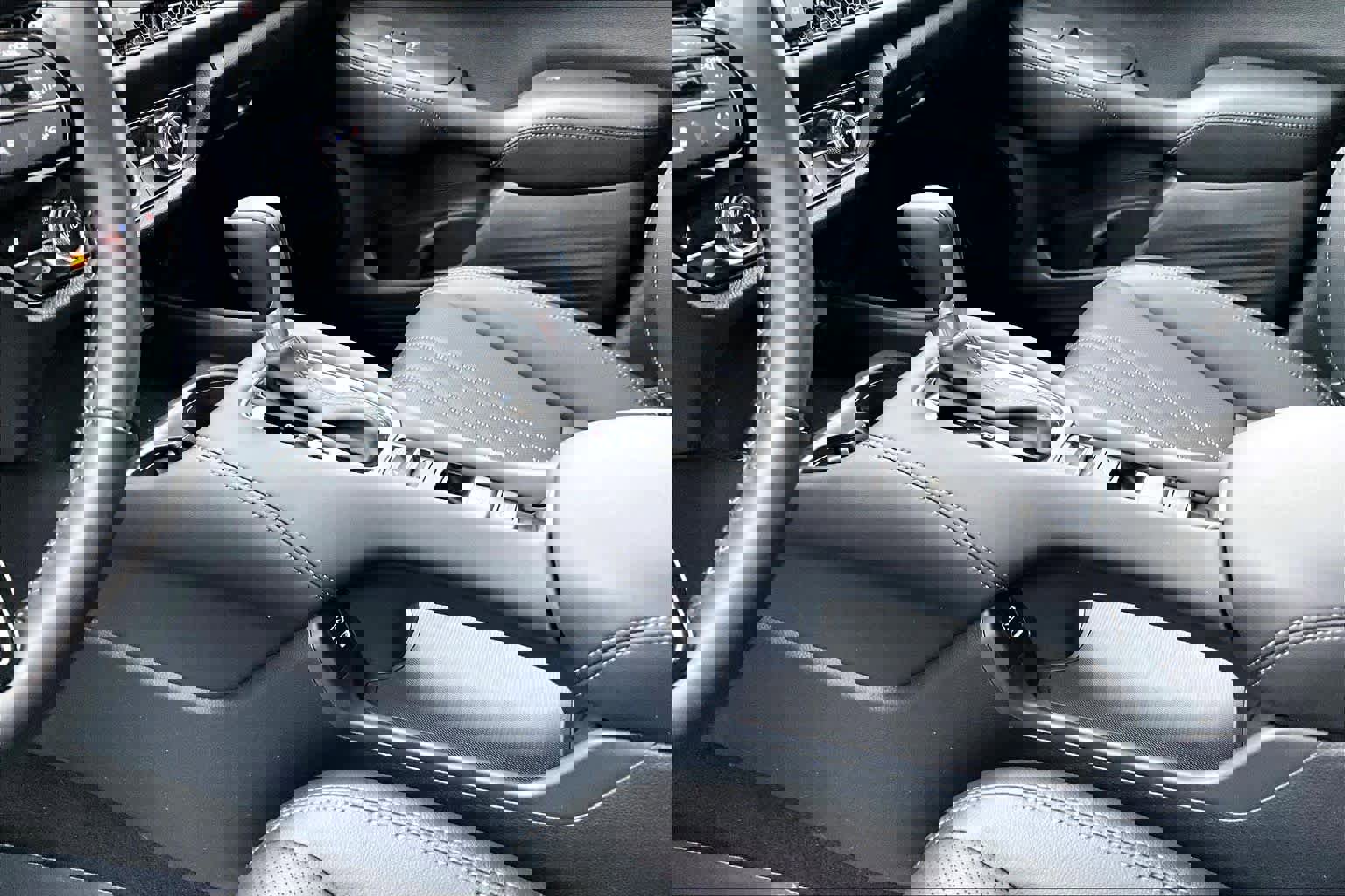 Used 2025 Honda HR-V EX-L image 16