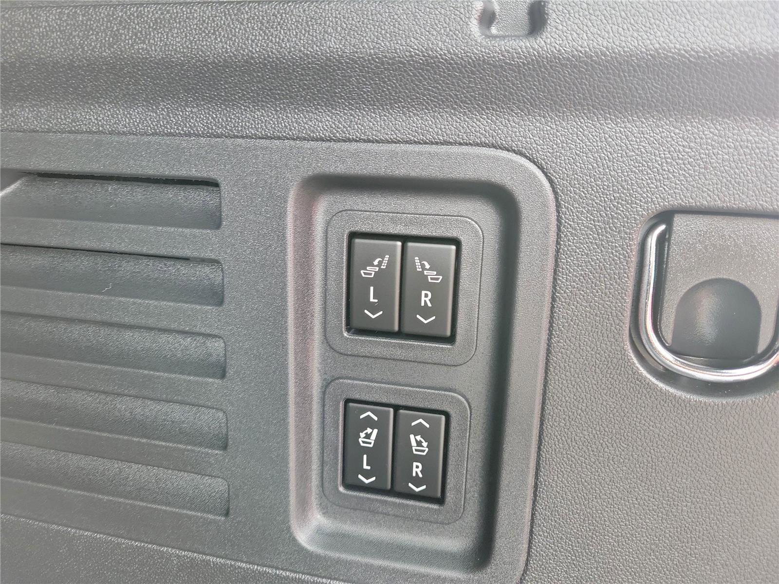 New 2026 Buick Enclave Sport Touring w/ Power Package image 8