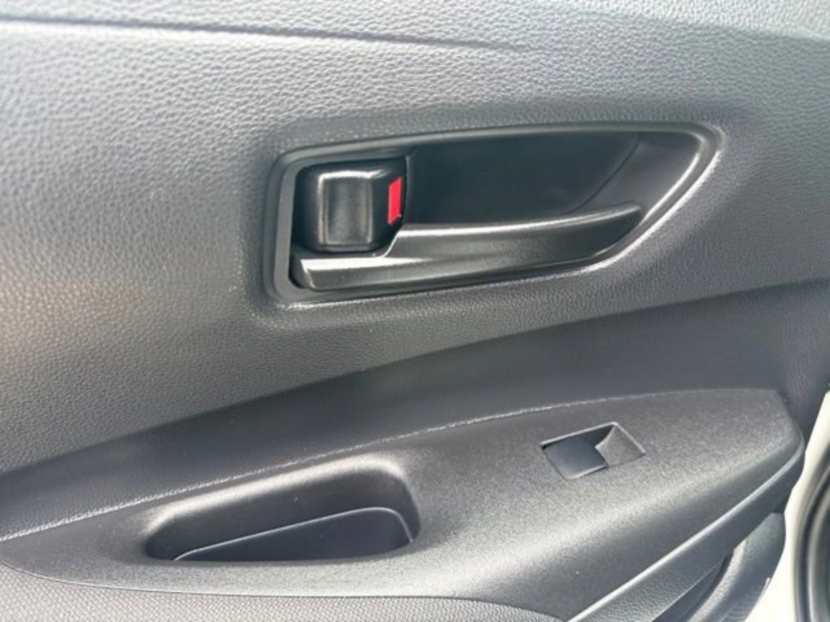 Used 2025 Toyota Corolla LE FWD image 27