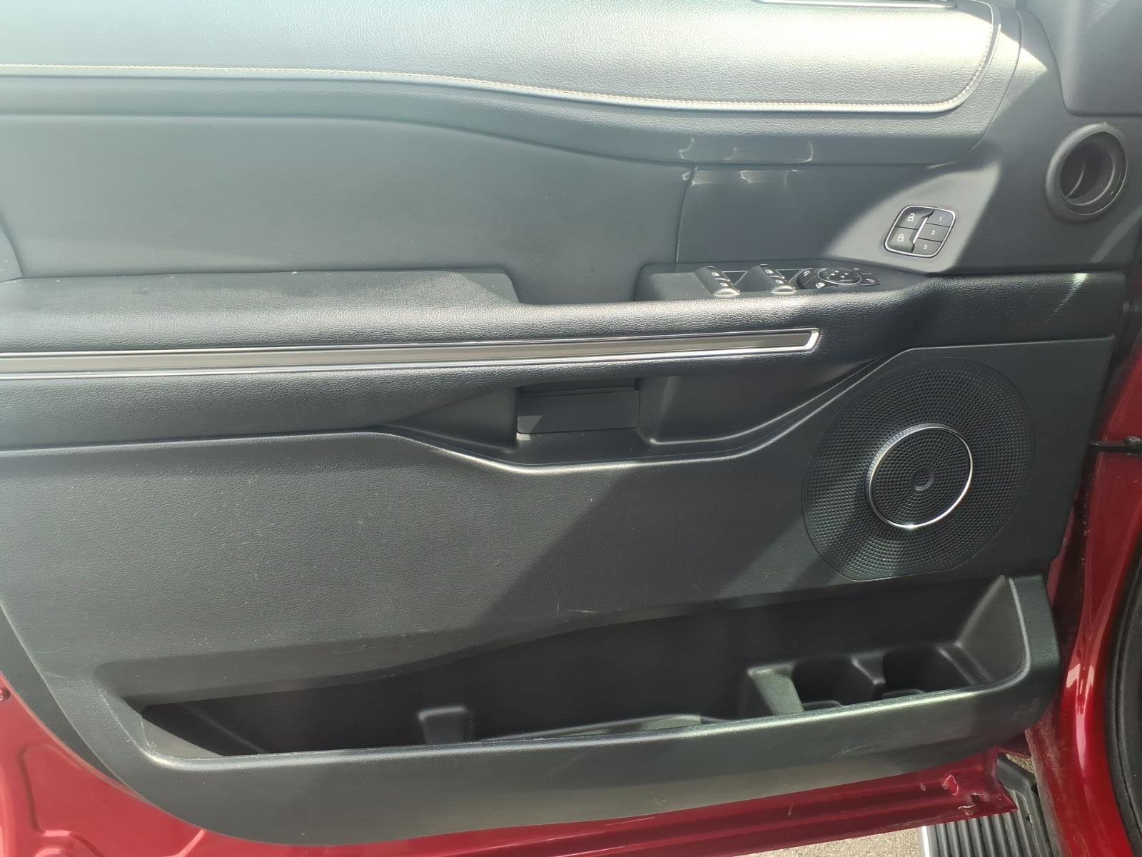 Used 2022 Ford Expedition XLT AWD/4WD image 12