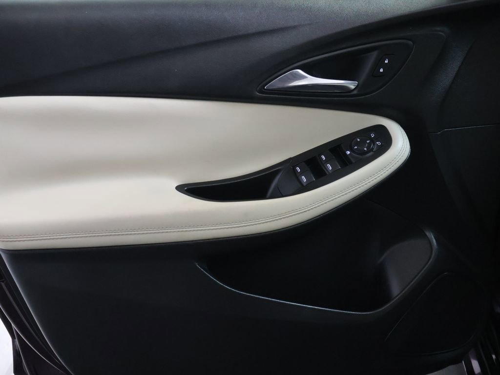 Used 2021 Buick Encore GX Select image 16