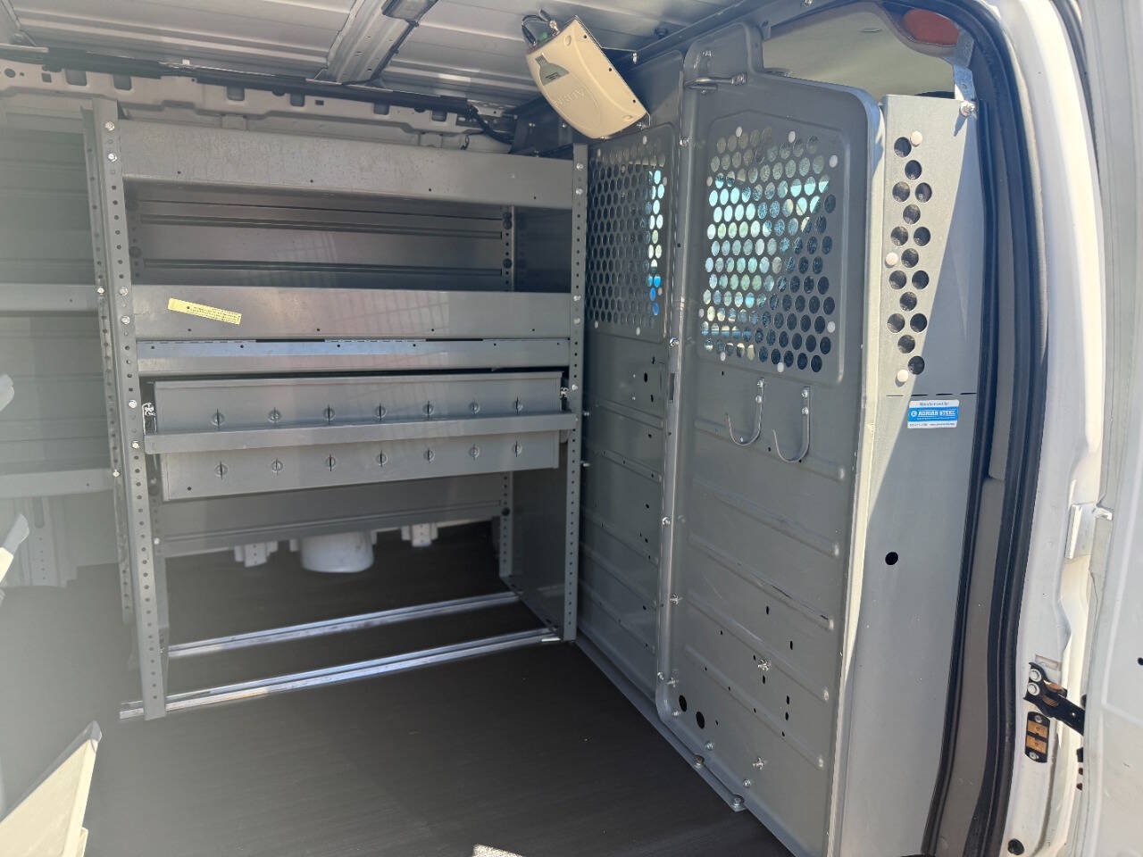 Used 2014 Chevrolet Express 2500 RWD image 14