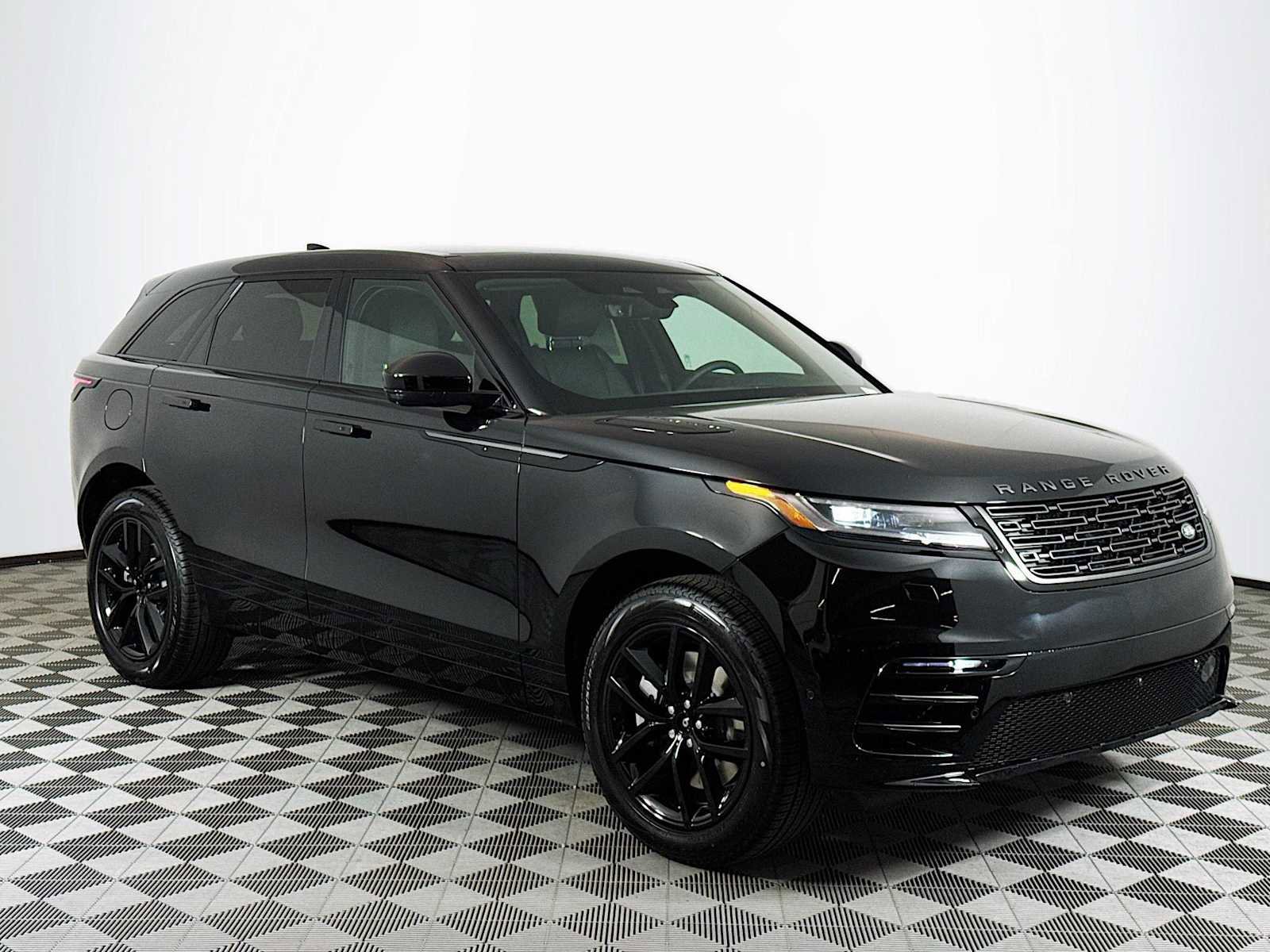 Used 2026 Land Rover Range Rover Velar Dynamic SE AWD/4WD image 3