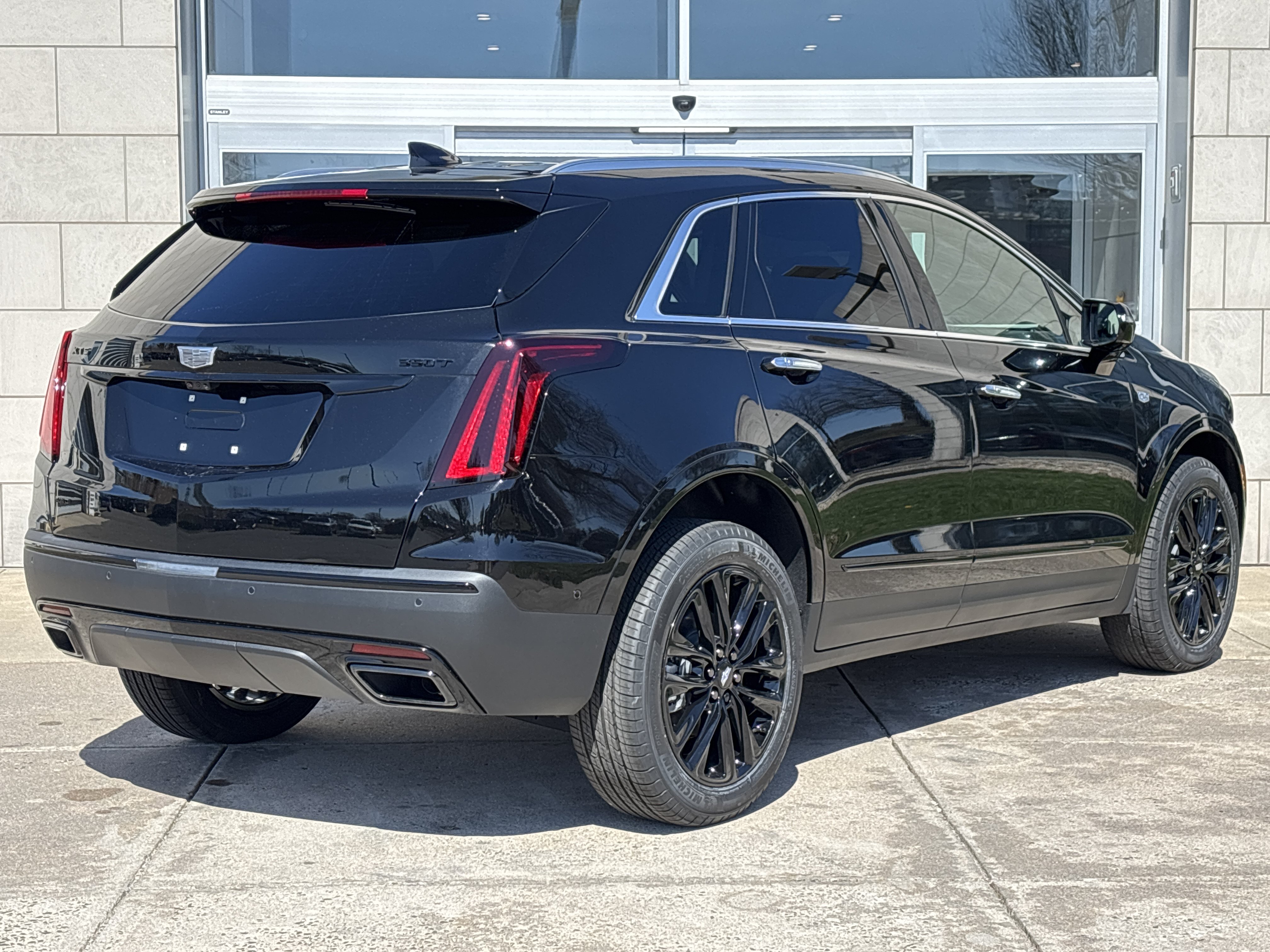 New 2026 Cadillac XT5 Premium Luxury w/ LPO, ONYX Package AWD/4WD image 5