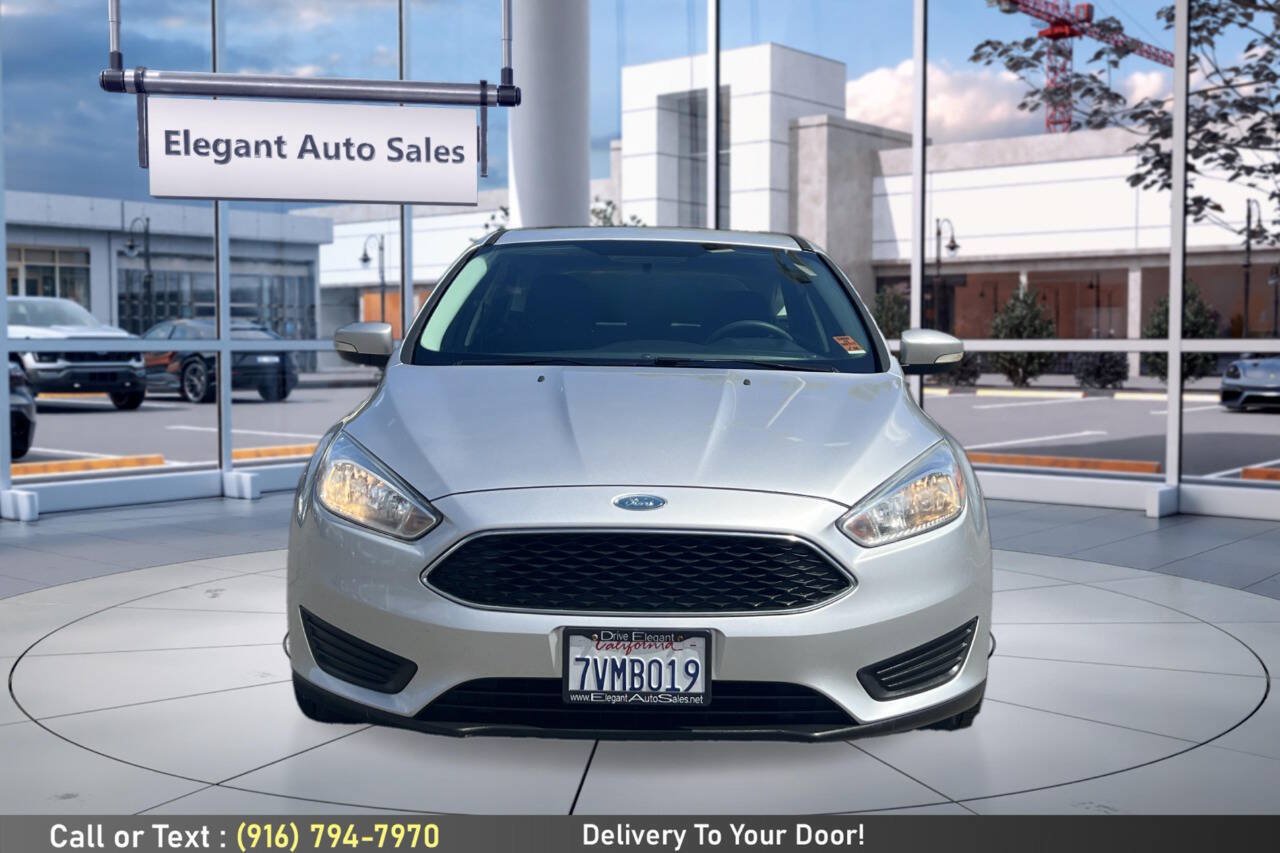 Used 2016 Ford Focus SE FWD image 2