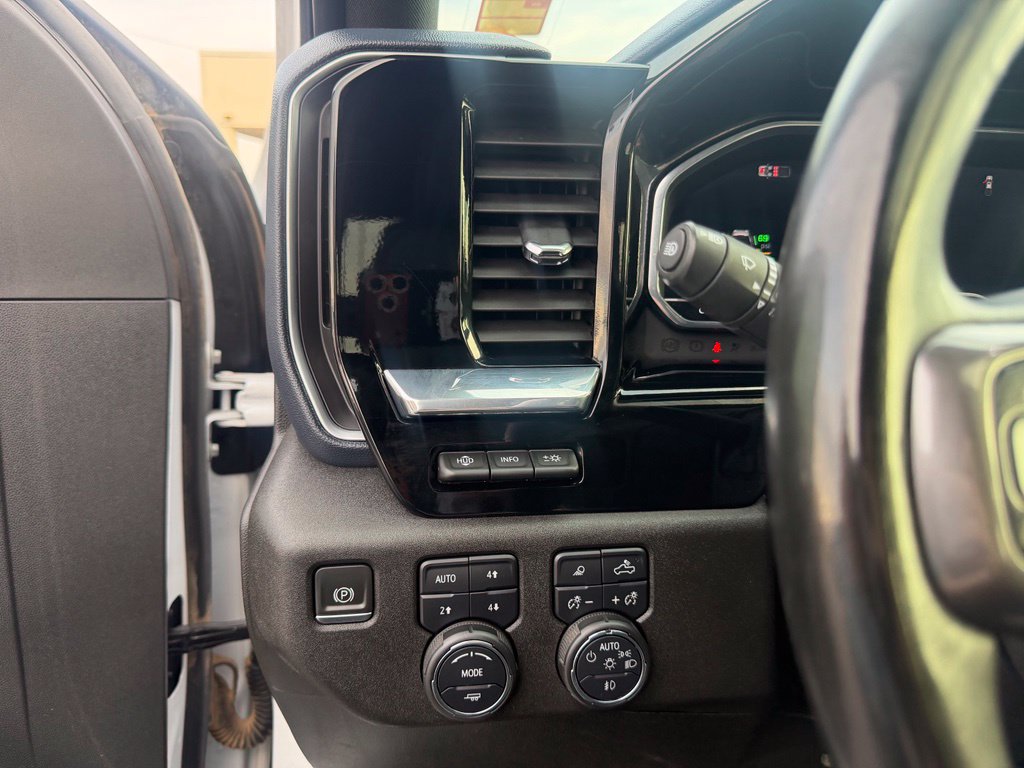 Used 2024 Chevrolet Silverado 3500 High Country w/ High Country Premium Package AWD/4WD image 29