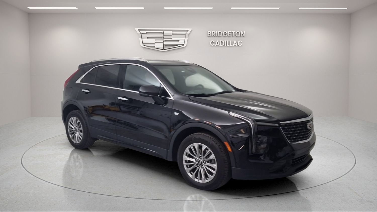 Used 2024 Cadillac XT4 Premium Luxury image 1