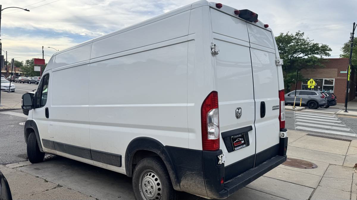 Used 2025 RAM ProMaster 2500 w/ Convenience Group FWD image 3