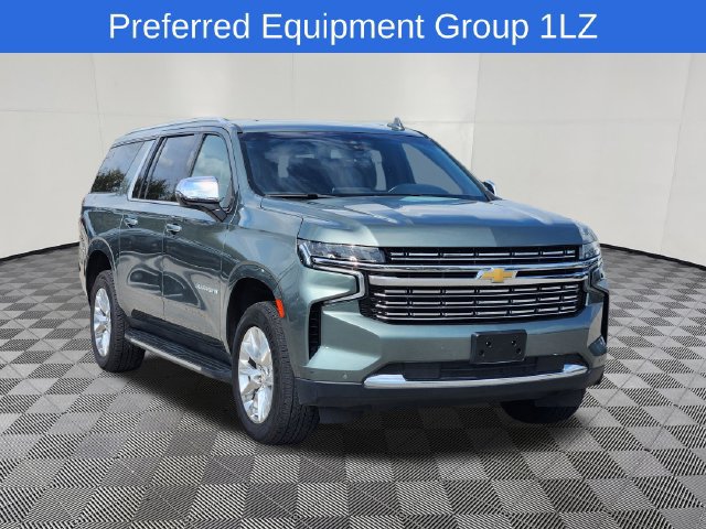 Used 2023 Chevrolet Suburban Premier AWD/4WD image 2