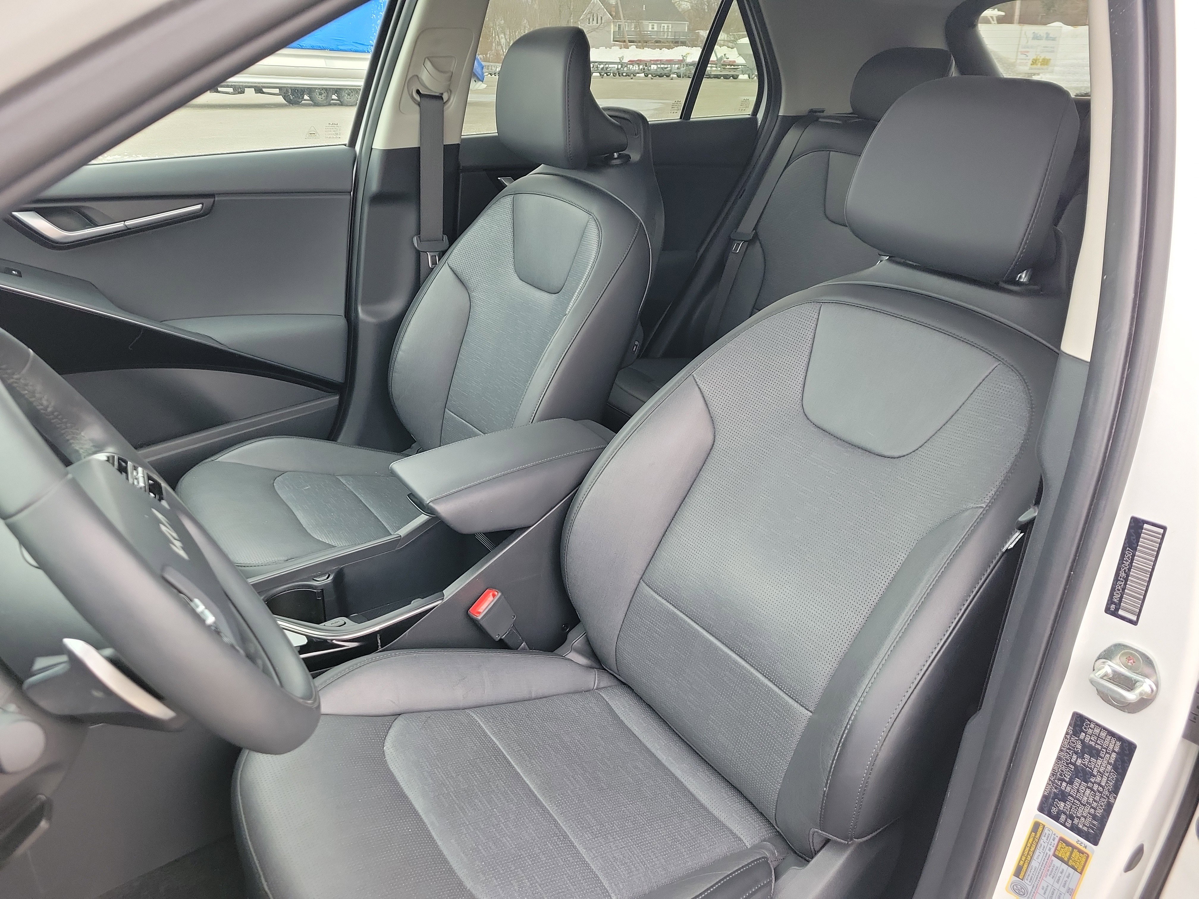 Used 2023 Kia Niro SX Touring image 14