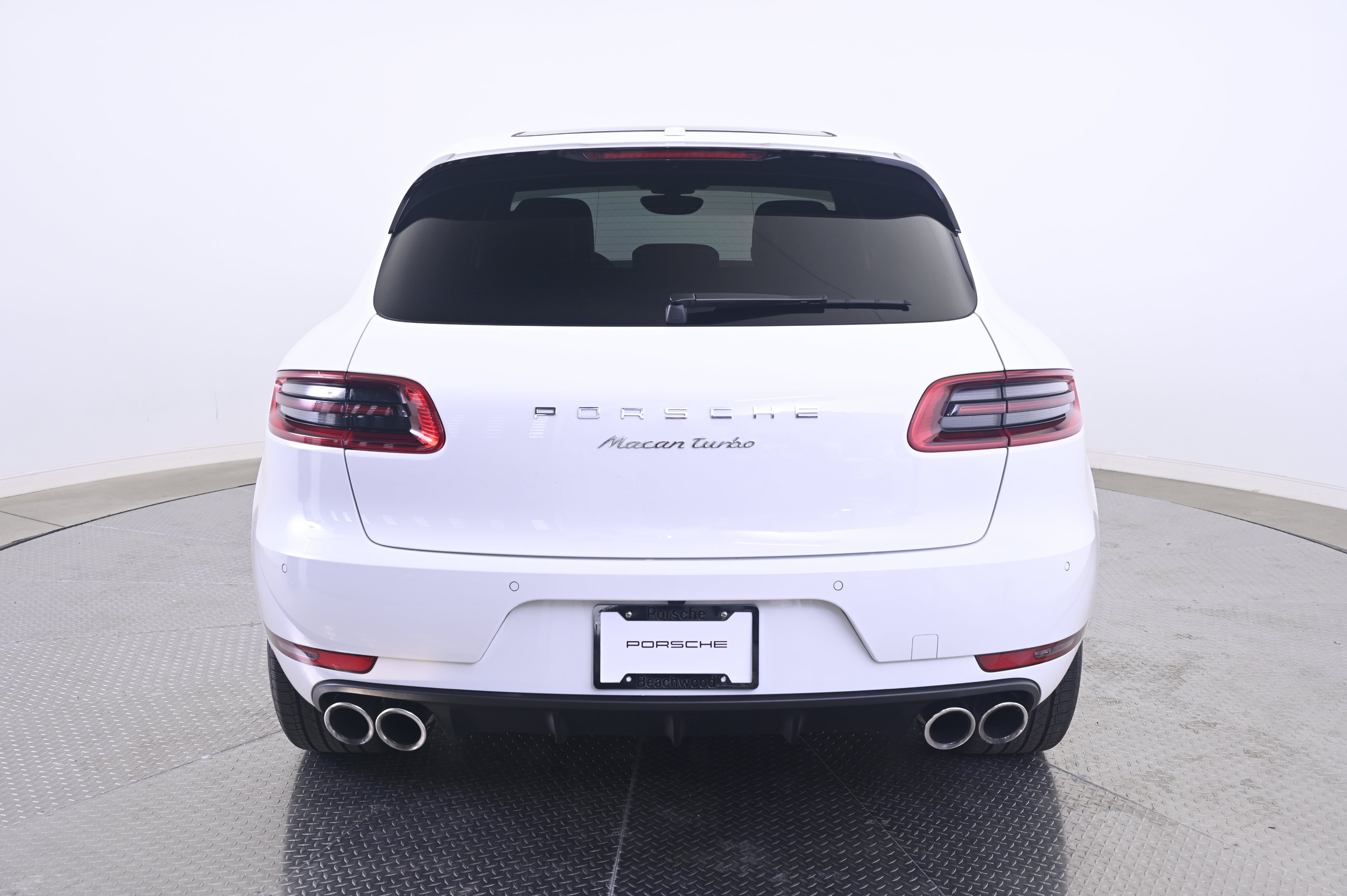 Used 2015 Porsche Macan Turbo AWD/4WD image 6