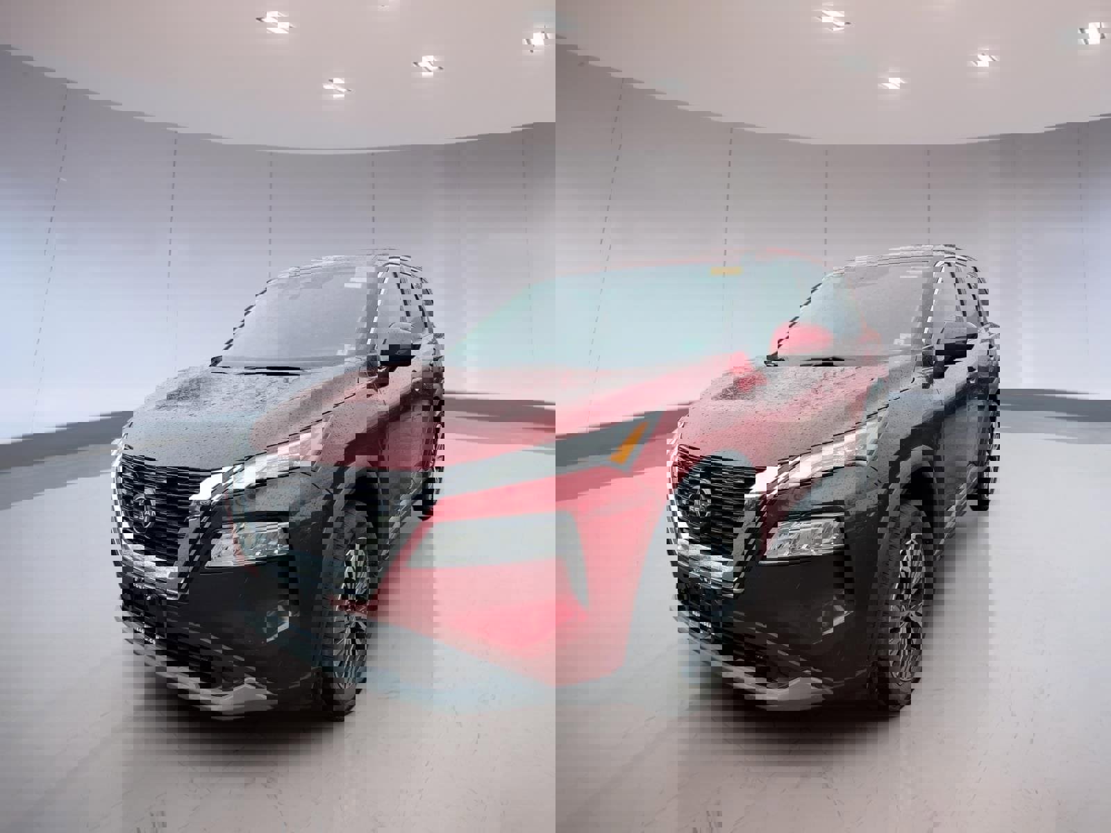 Used 2023 Nissan Rogue SV image 2