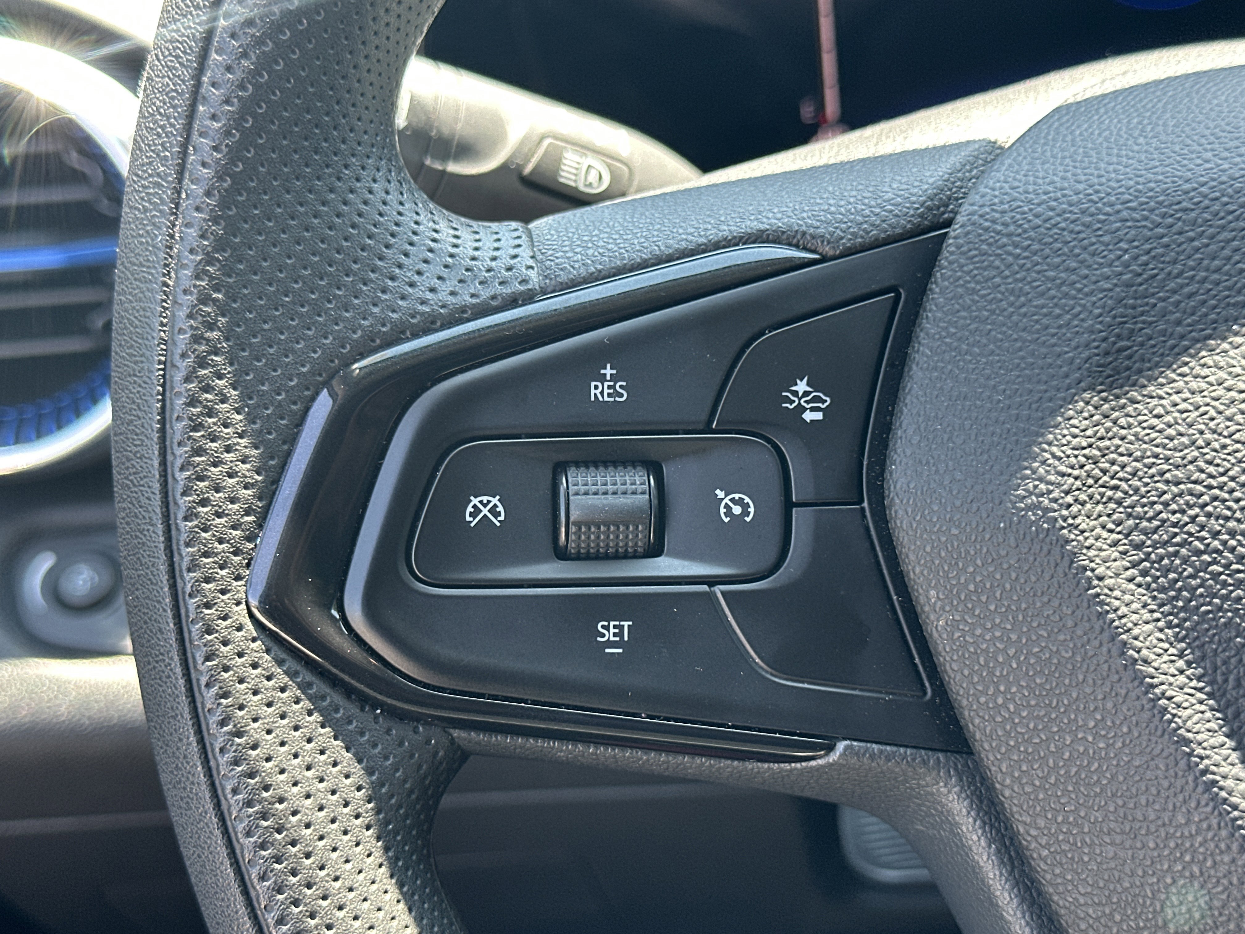 Used 2024 Chevrolet Trax LT image 24