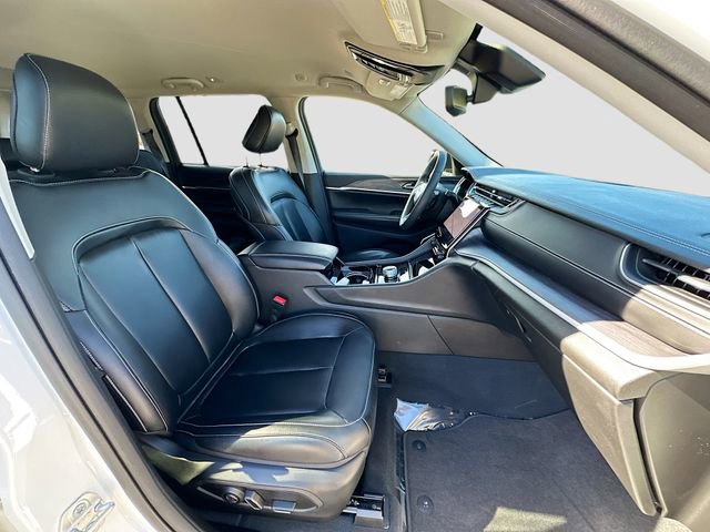 Used 2023 Jeep Grand Cherokee Limited image 29