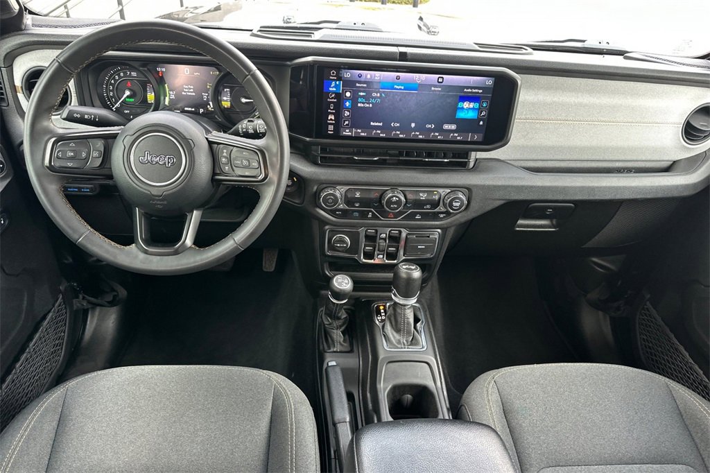 Used 2024 Jeep Wrangler Unlimited image 16