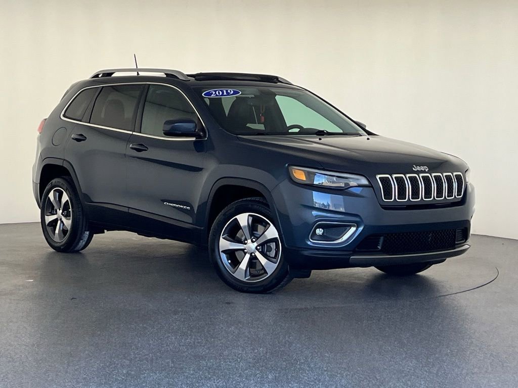 Used 2019 Jeep Cherokee Limited FWD image 42