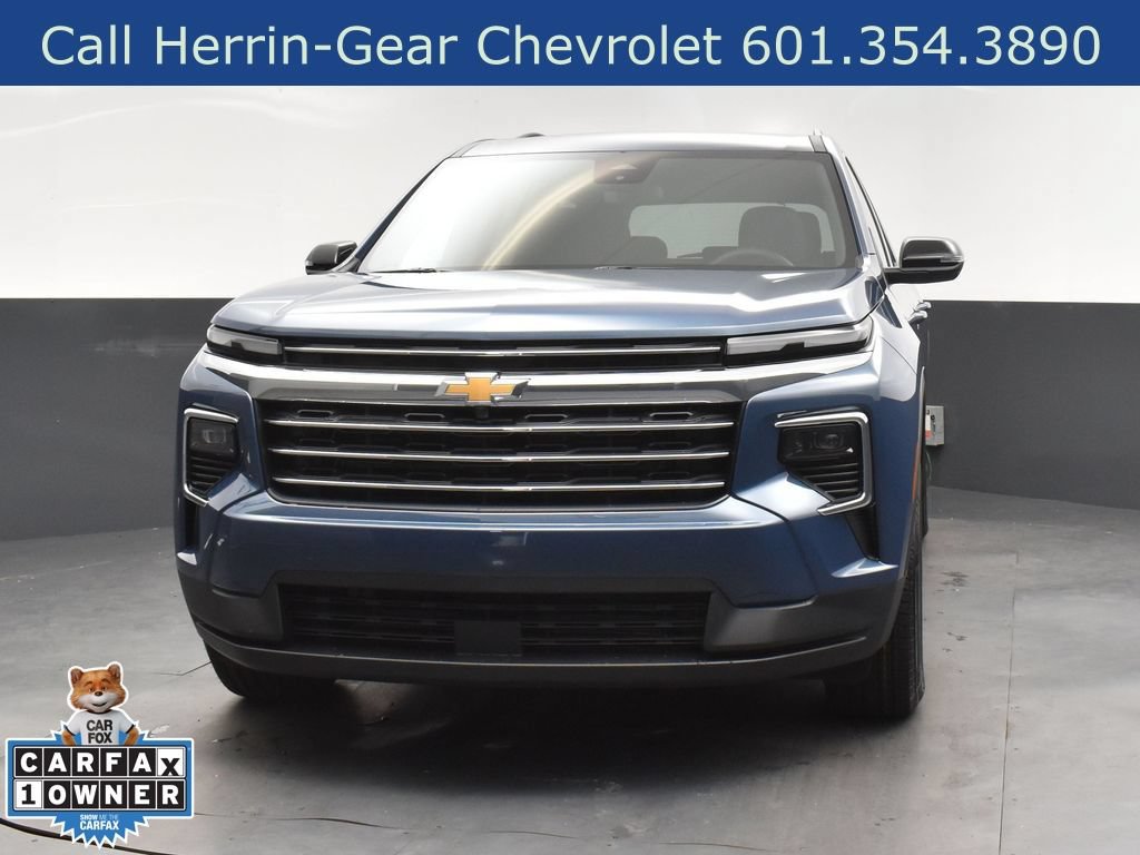 Used 2025 Chevrolet Traverse LT FWD image 9