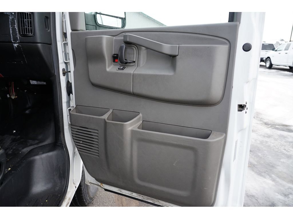 Used 2018 Chevrolet Express 2500 w/ Driver Convenience Package image 13