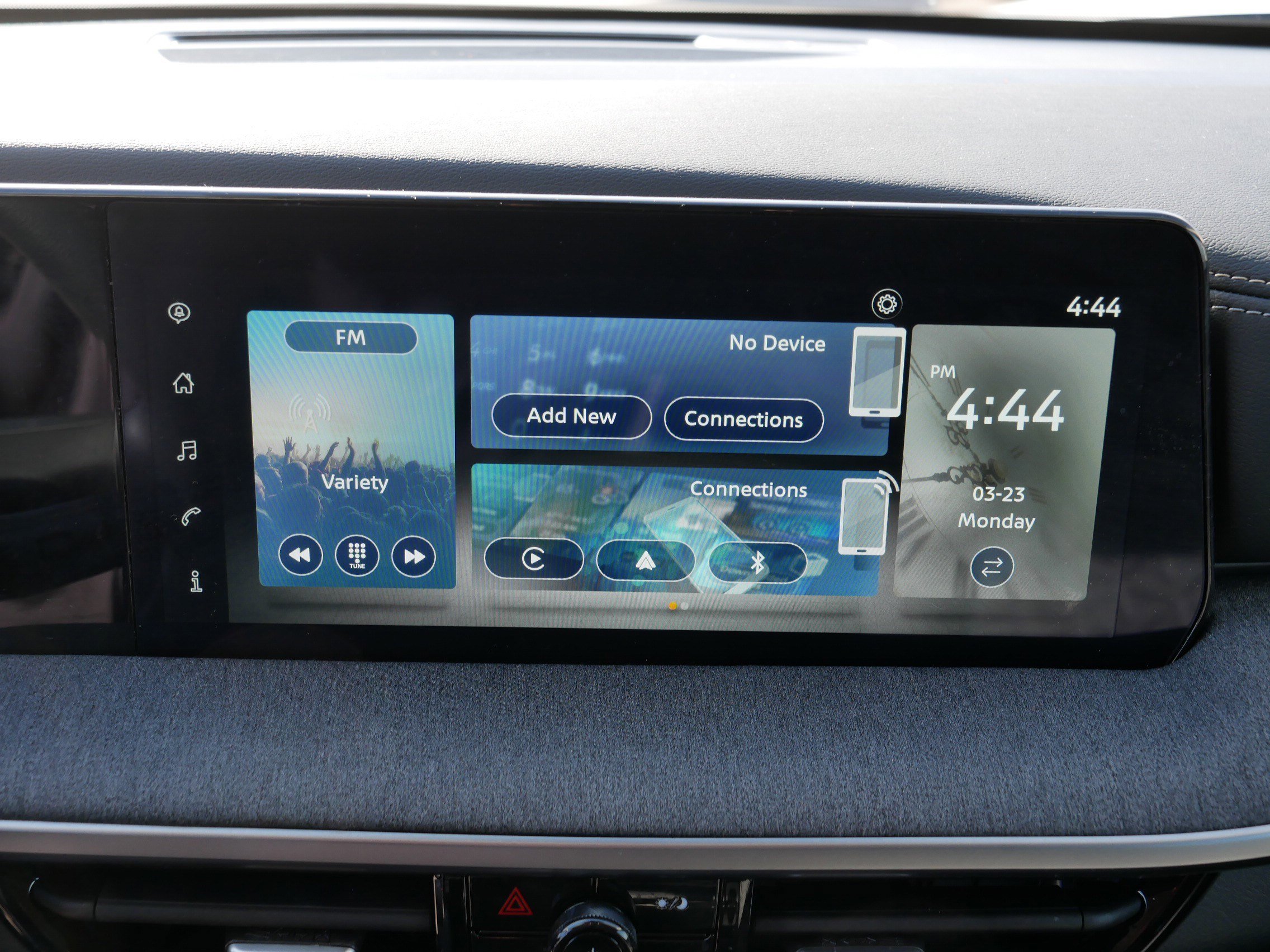 Certified 2025 Nissan Kicks SV image 30