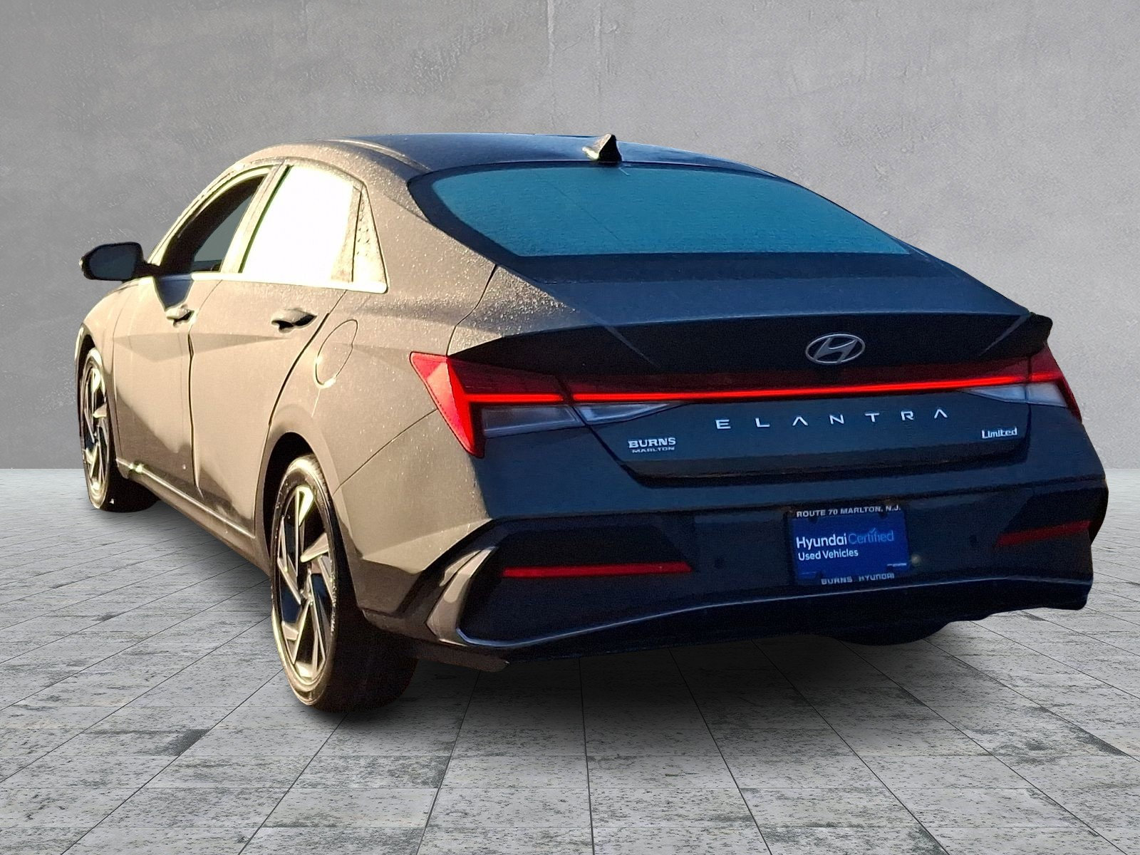 Certified 2024 Hyundai Elantra Limited FWD image 6