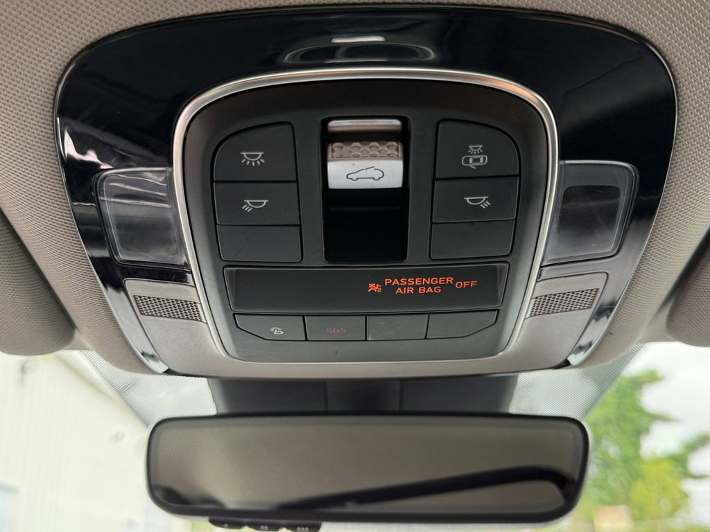 Used 2021 Hyundai Santa Fe SEL w/ Convenience + Premium Package AWD/4WD image 20