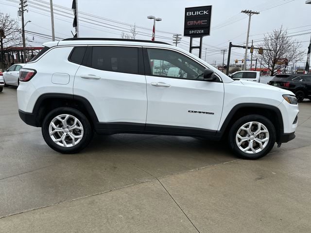 Used 2024 Jeep Compass Latitude image 33
