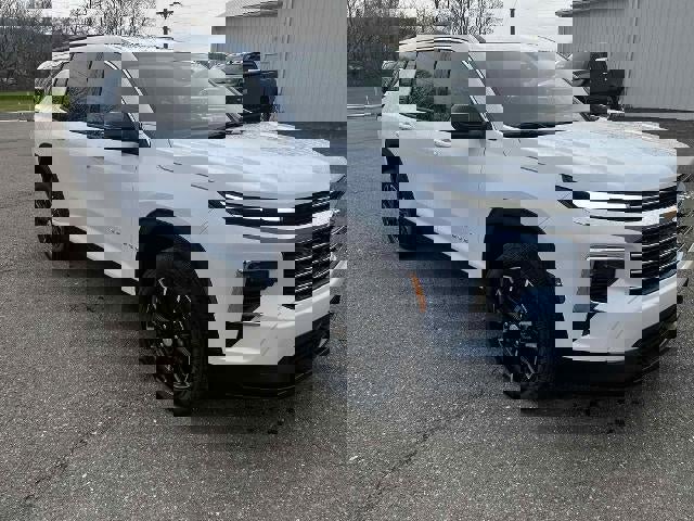 New 2026 Chevrolet Traverse LT image 3