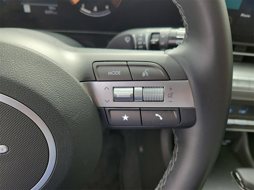 Certified 2025 Hyundai Kona SEL image 26