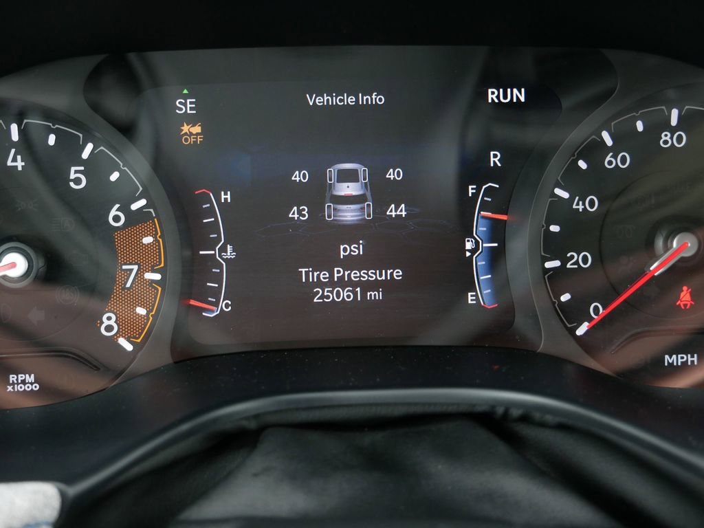 Used 2025 Jeep Compass Latitude AWD/4WD image 35