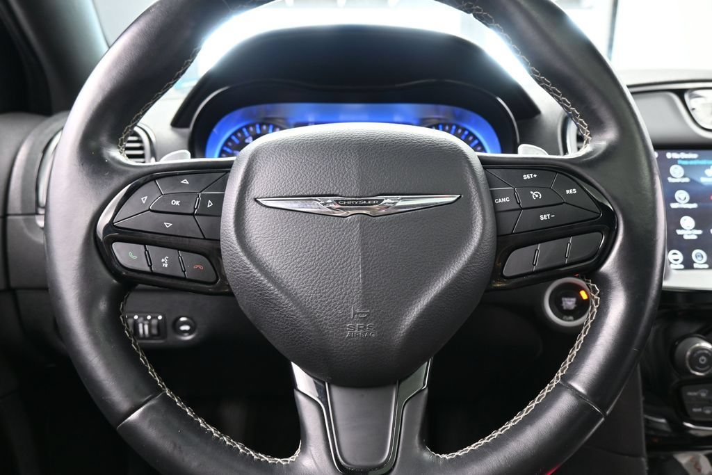 Used 2018 Chrysler 300 S w/ 300S Premium Group RWD image 27