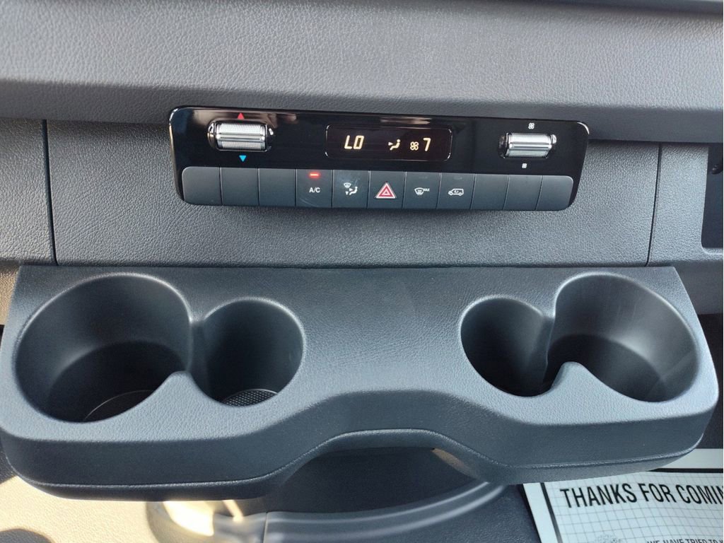 Used 2024 Mercedes-Benz Sprinter 2500 image 29