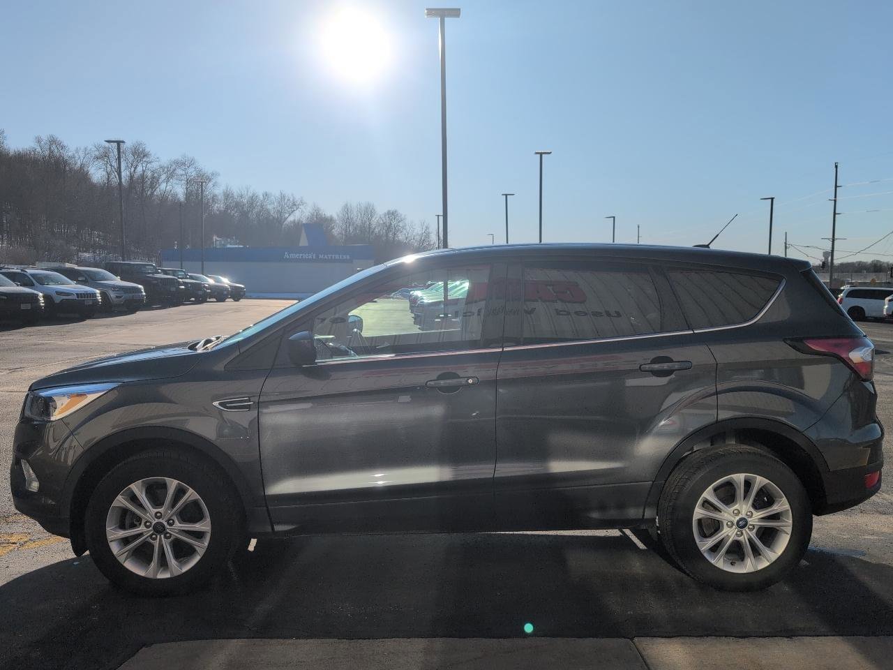 Used 2017 Ford Escape SE AWD/4WD image 5