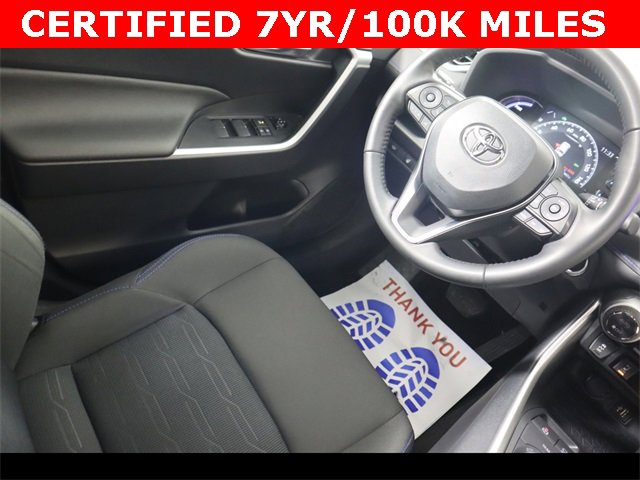 Used 2024 Toyota RAV4 SE image 17