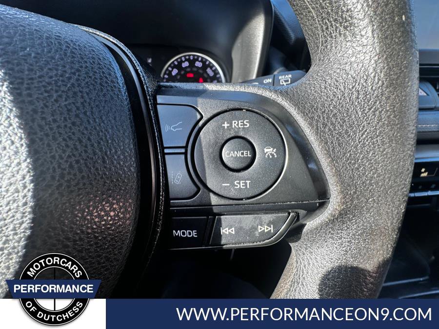 Used 2019 Toyota RAV4 LE w/ Carpet Mat Package AWD/4WD image 17