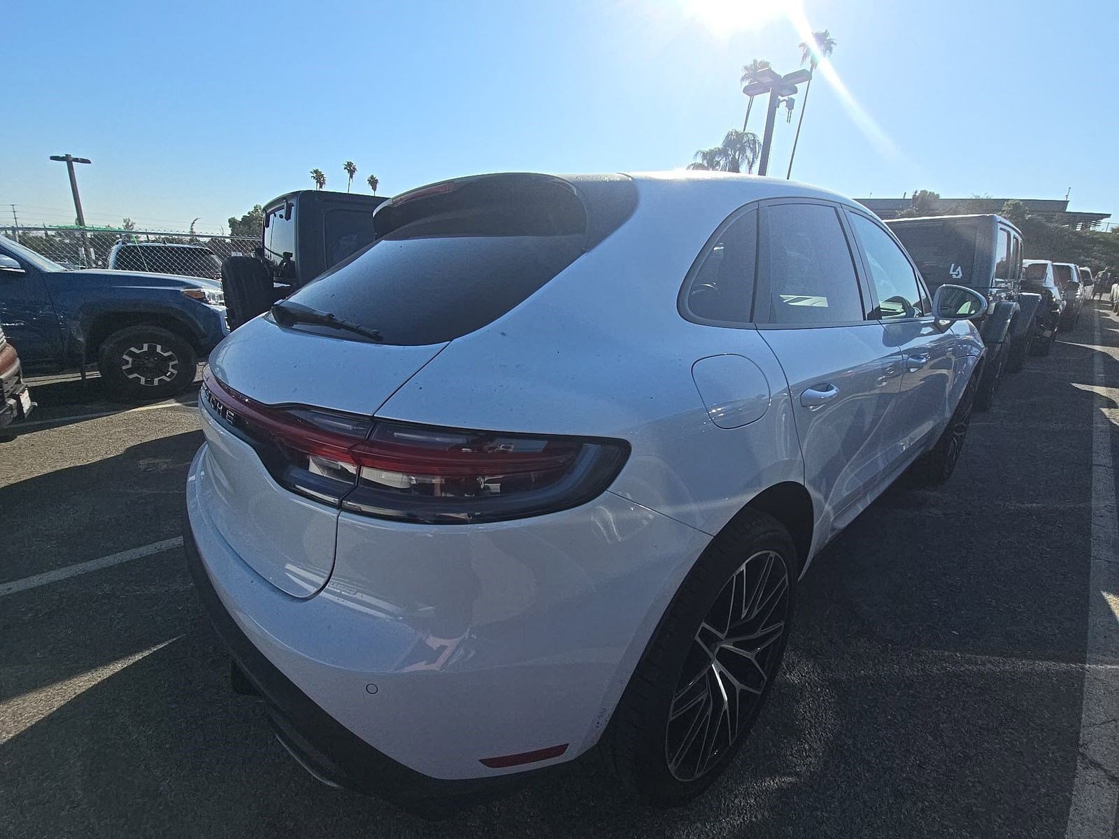 Used 2023 Porsche Macan AWD/4WD image 6