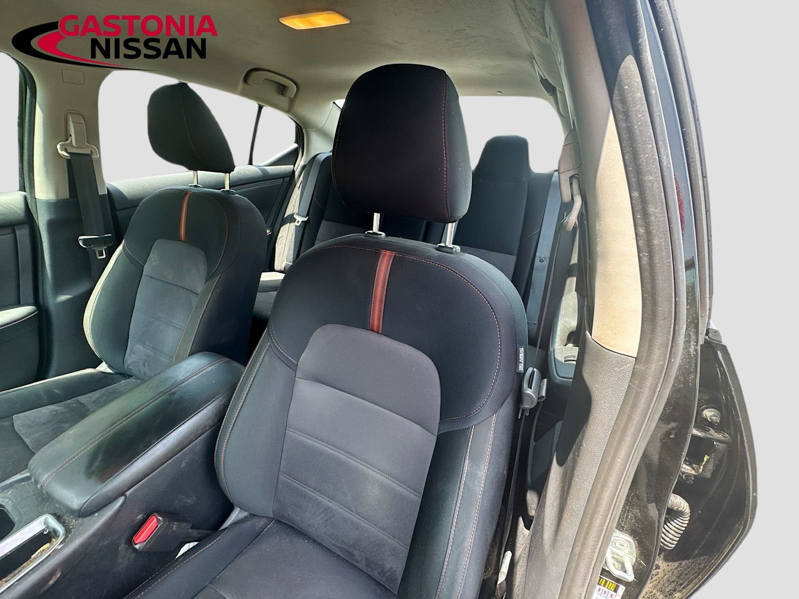 Used 2025 Nissan Sentra SR FWD image 27