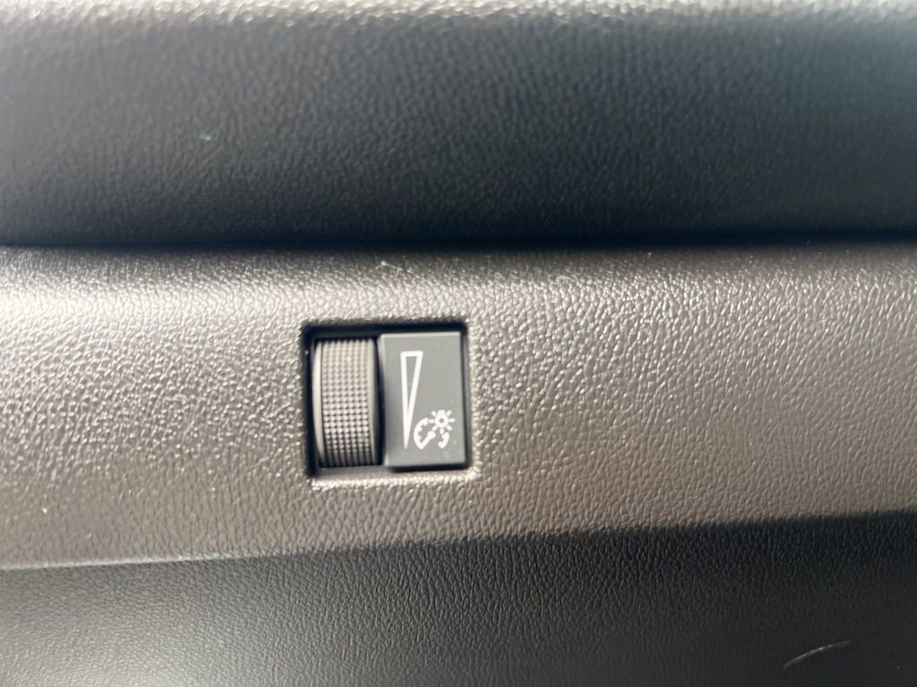 Used 2025 Chevrolet Colorado W/T image 11