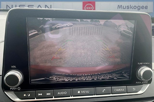 Used 2025 Nissan Altima 2.5 SV FWD image 14