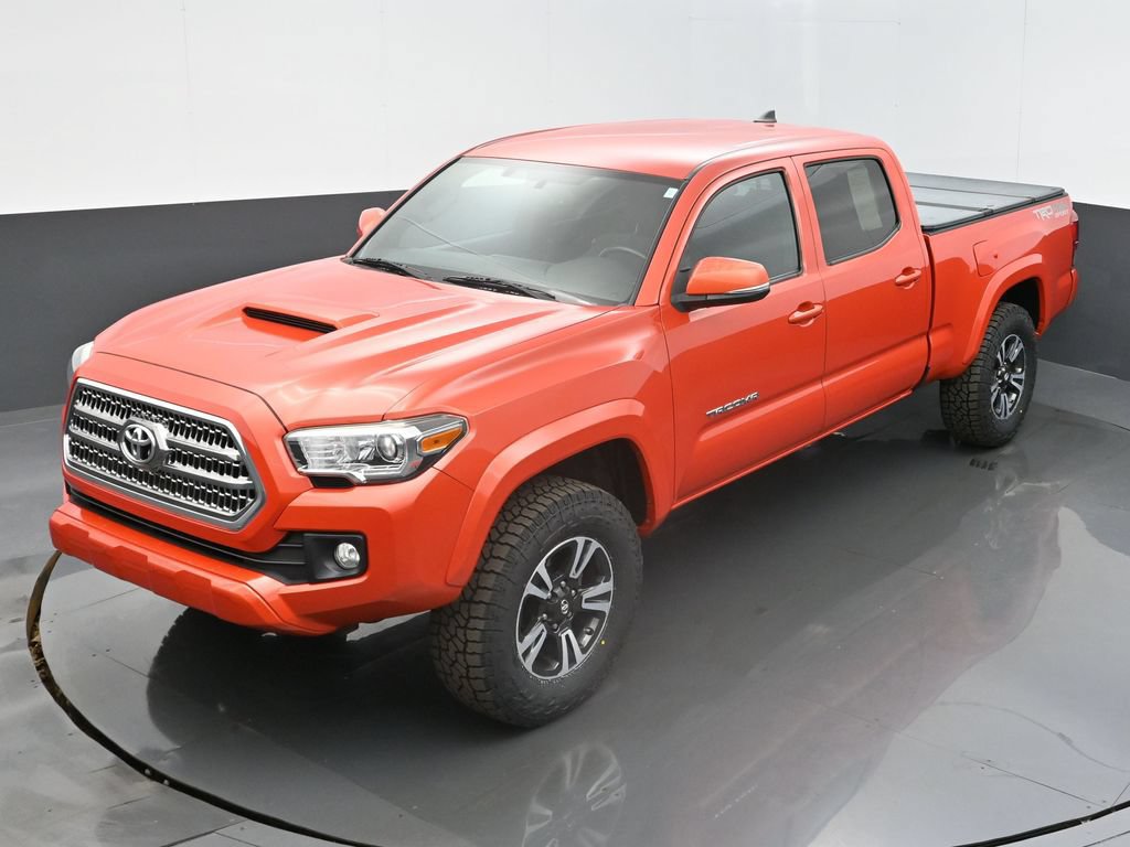 Used 2016 Toyota Tacoma TRD Sport w/ Towing Package AWD/4WD image 9