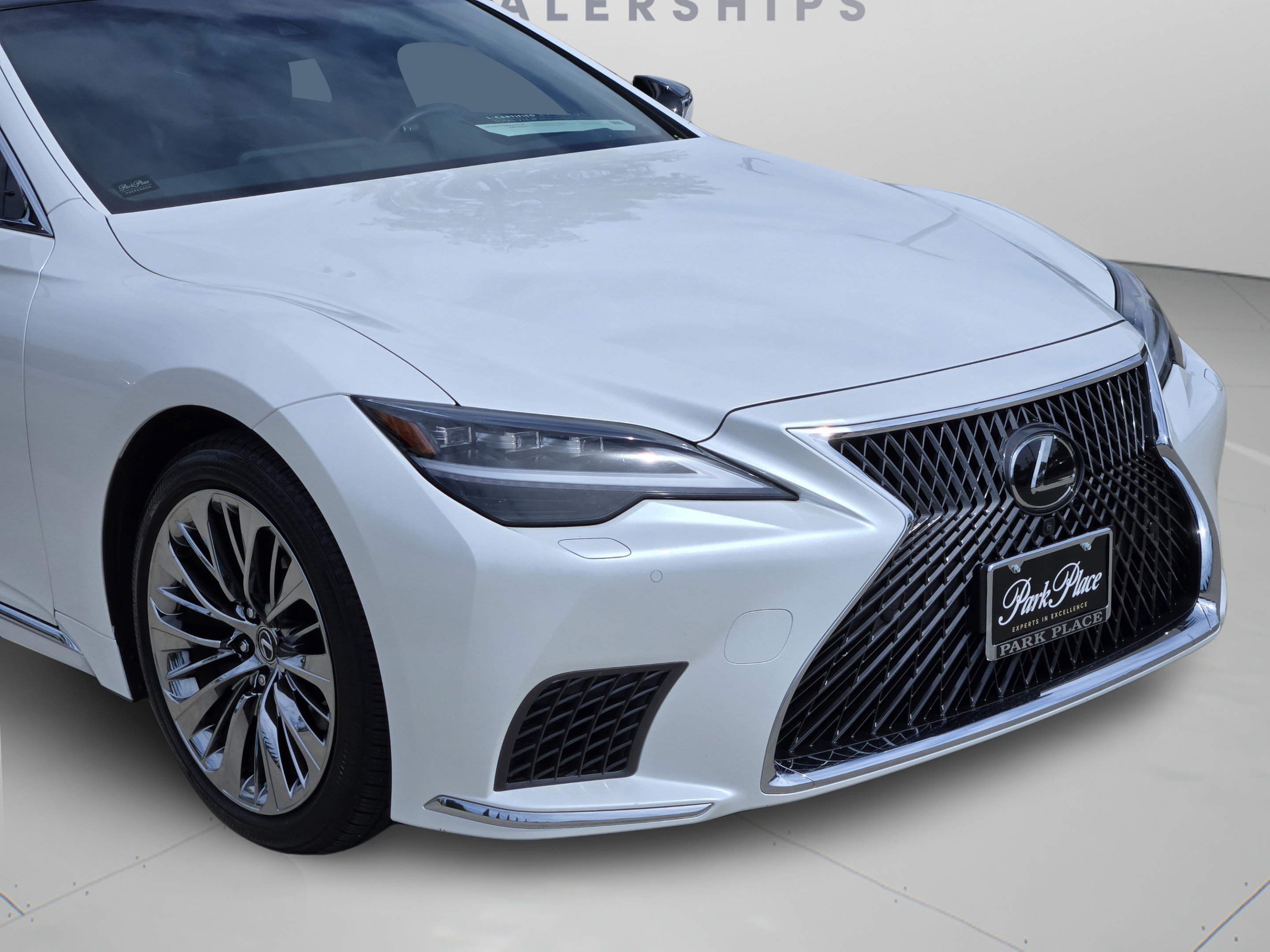 Used 2022 Lexus LS 500 w/ Interior Upgrade Package RWD image 35