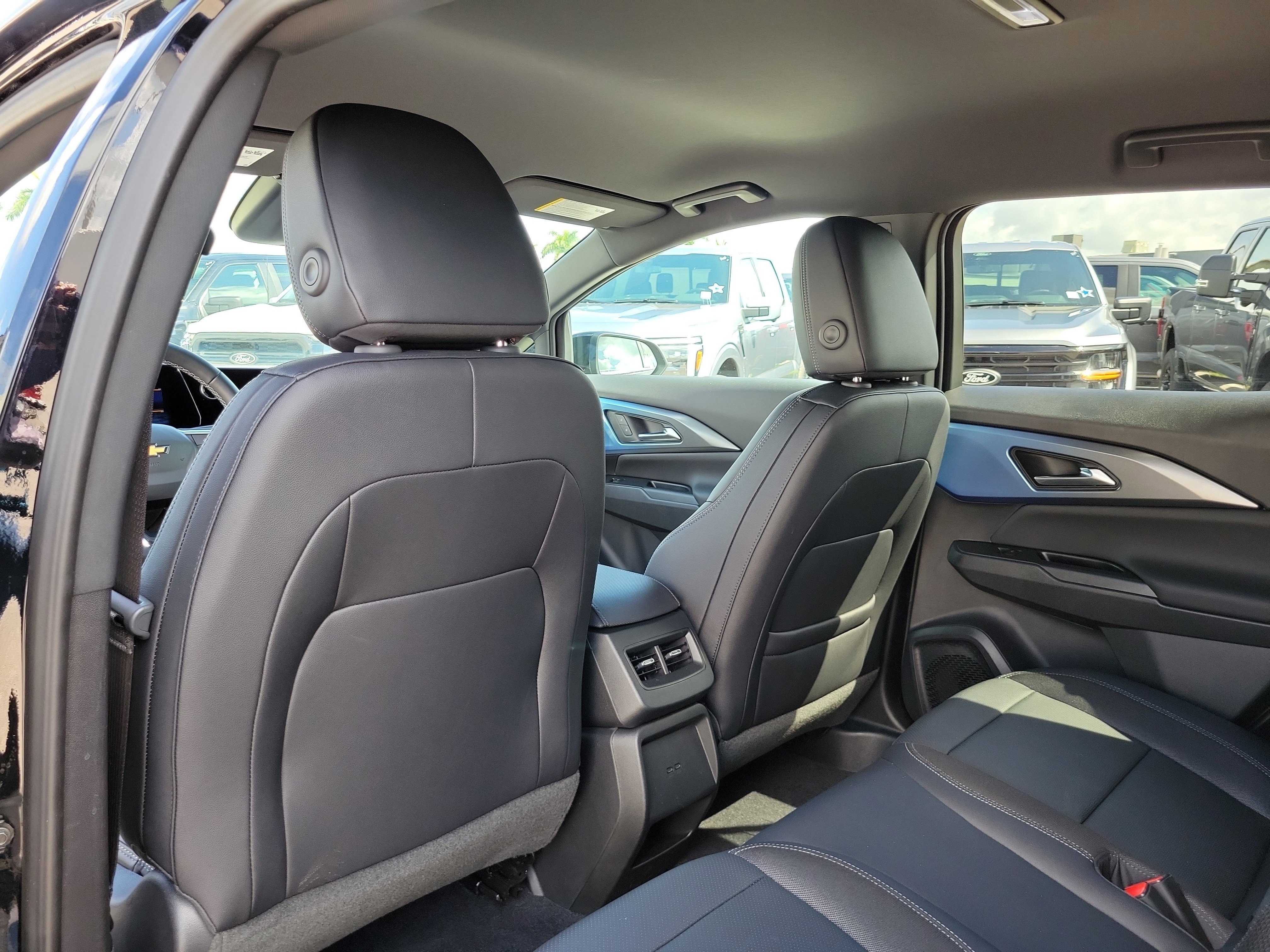 Used 2026 Chevrolet Equinox EV LT FWD image 15