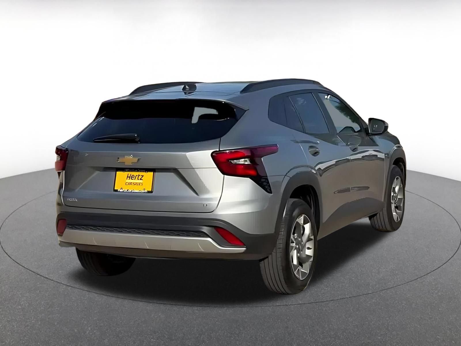Used 2025 Chevrolet Trax LT FWD image 12