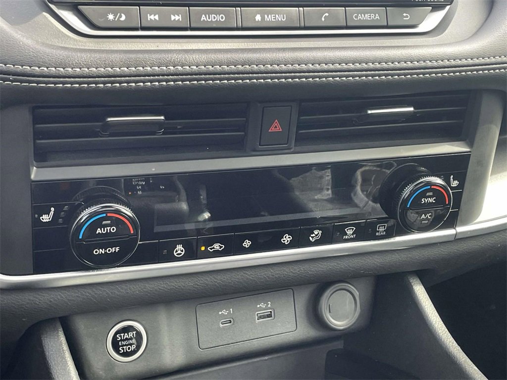 Used 2023 Nissan Rogue SV w/ SV Premium B Package image 27