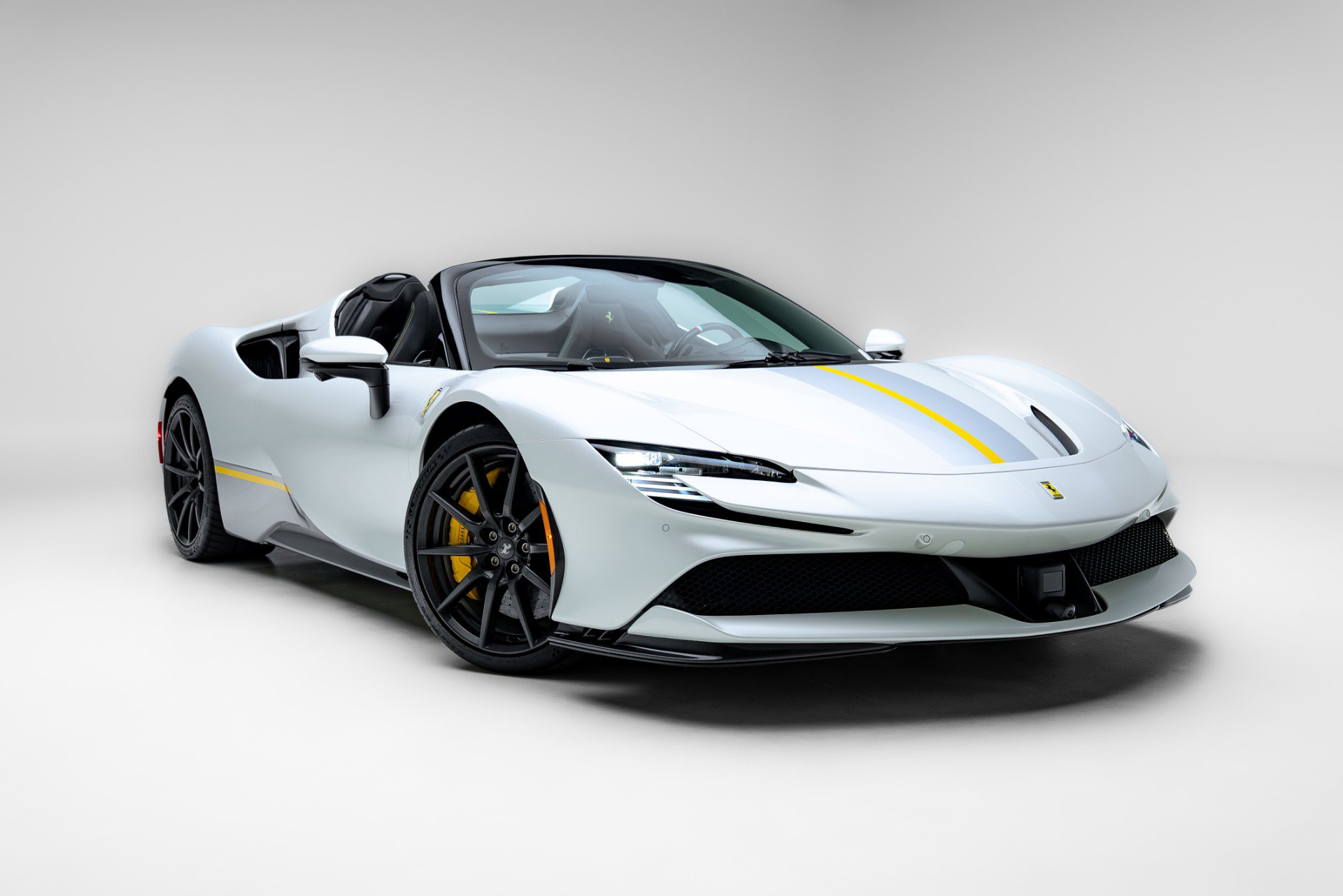 Used 2024 Ferrari SF90 Spider AWD/4WD image 24