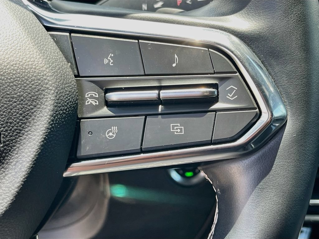 Used 2025 Chevrolet Traverse LT FWD image 19