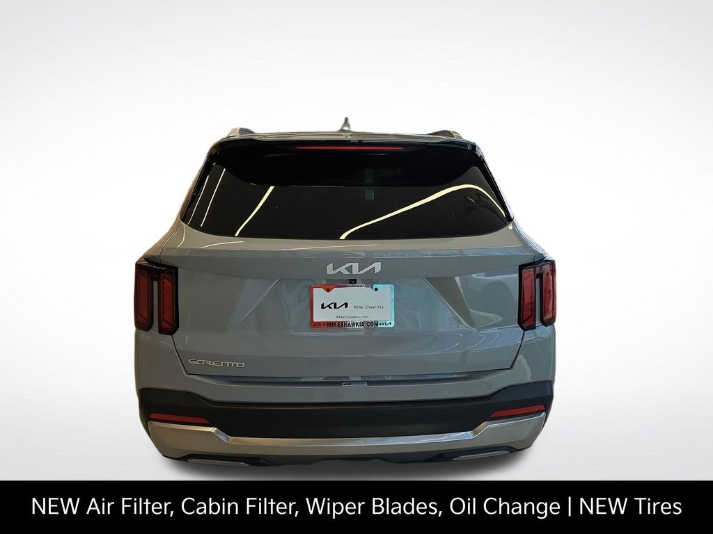 Used 2024 Kia Sorento S w/ Panoramic Sunroof Package FWD image 5