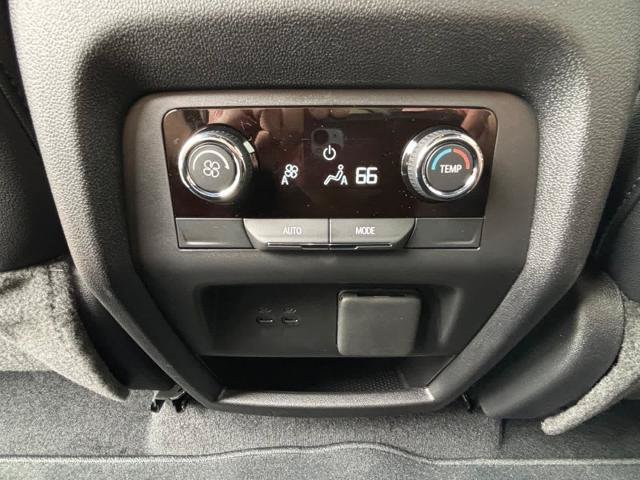New 2026 Chevrolet Traverse LT w/ Driver Confidence Package AWD/4WD image 26